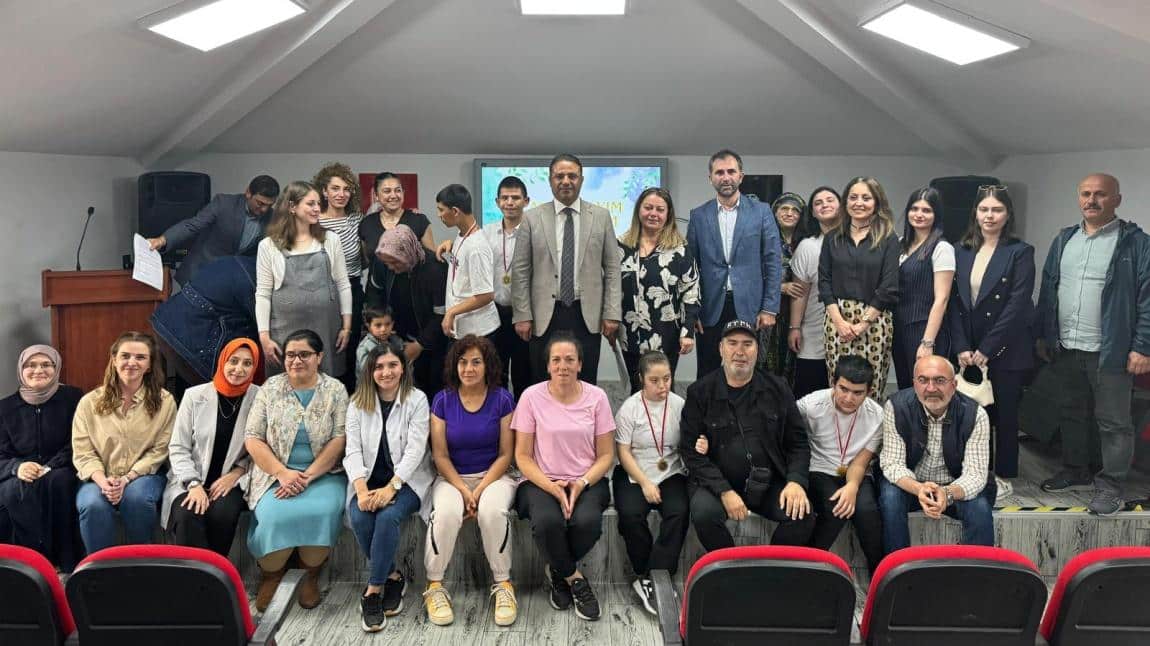 Özel Eğitim Sınıfımızın Sene Sonu Gösterisi